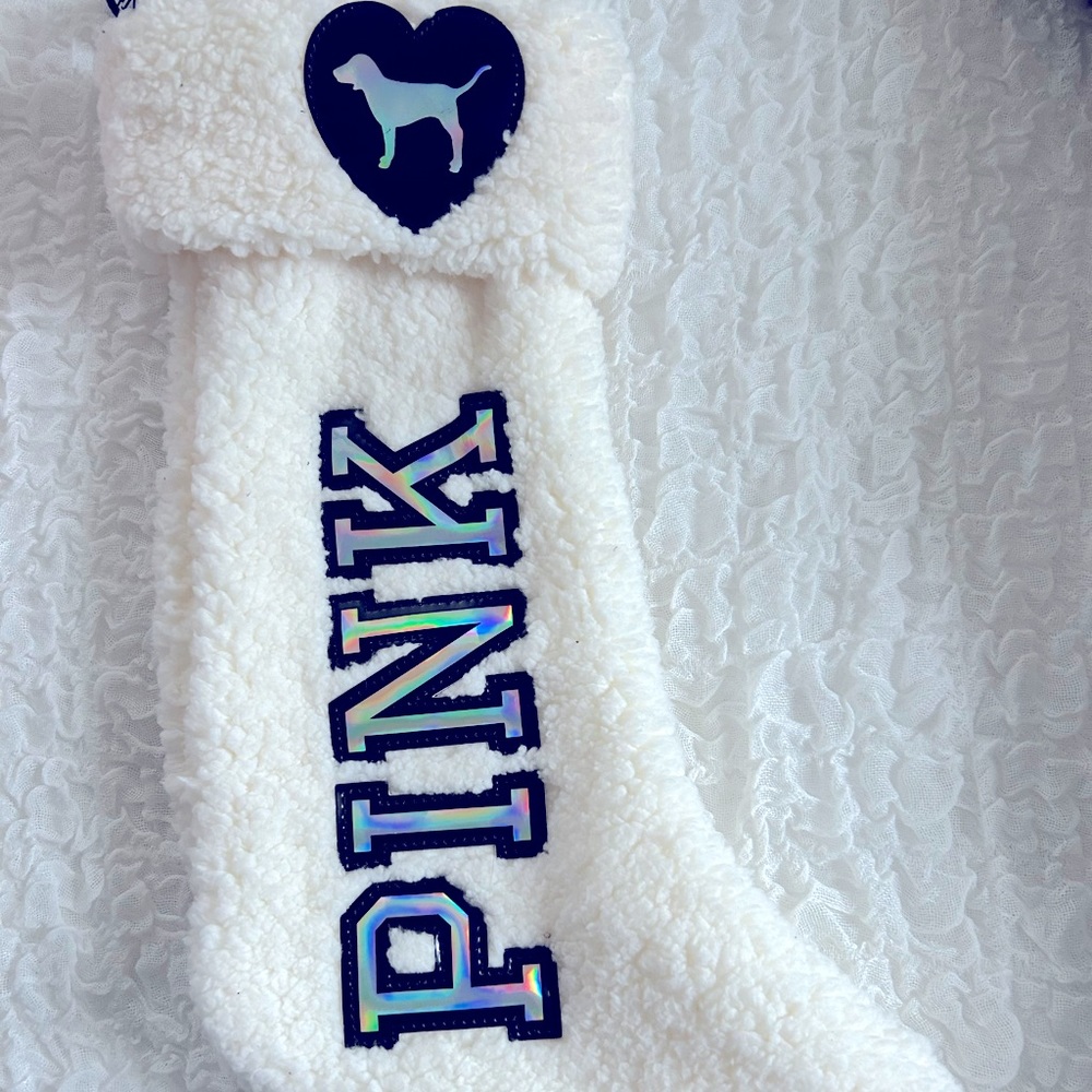 VS PINK holographic ivory furry fuzzy
Sherpa Christmas stocking